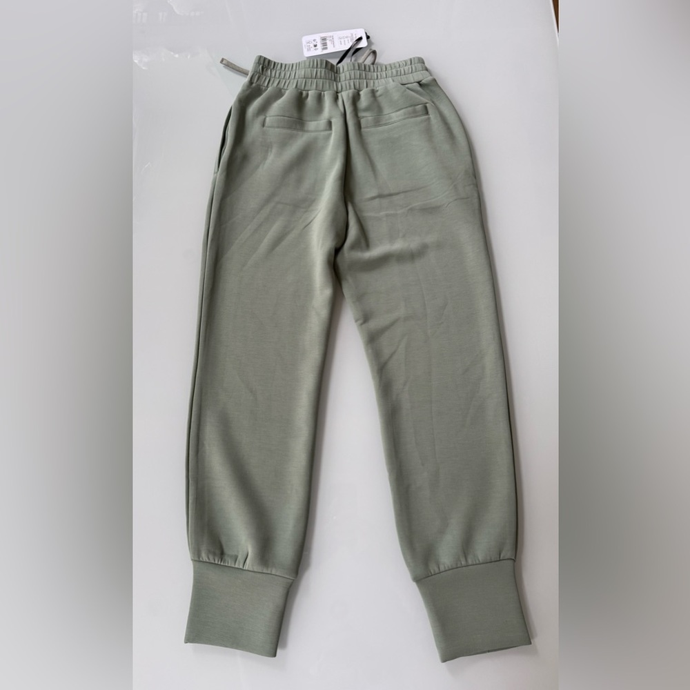 NWT Varley Slim Cuff Pant 27.5” Green Joggers - Size XS - Picture 7 of 7
